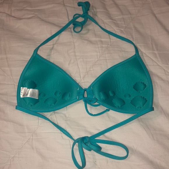 Bikini Too - Picture 2 of 2